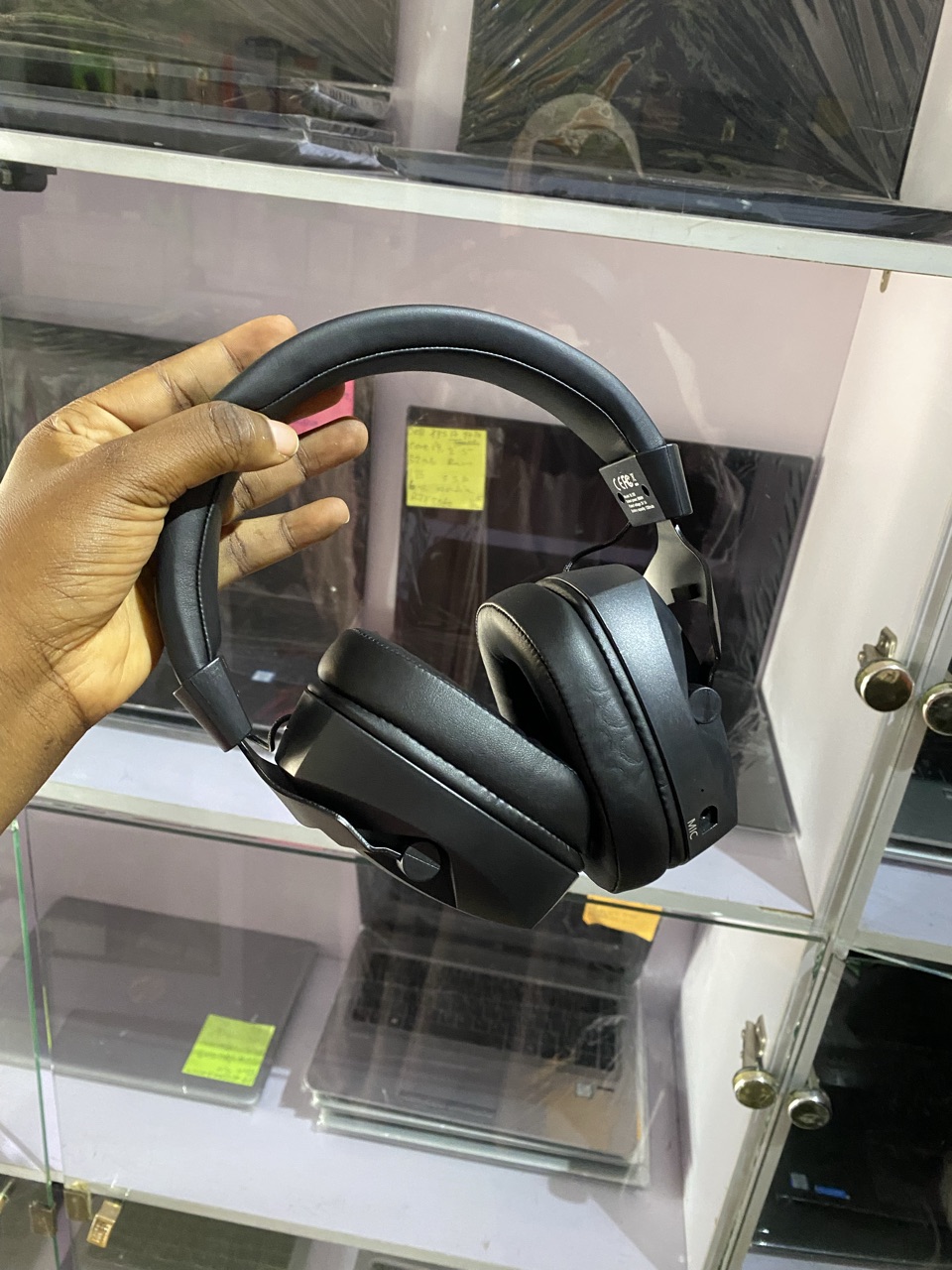 BL100 wireless gaming headset